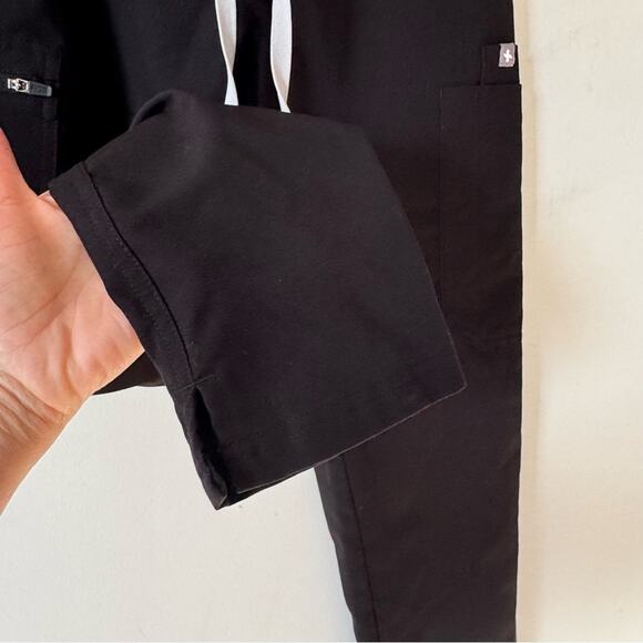 Figs lot of 2 Yola Scrubs Cargo Pants Black XXSP - Picture 10 of 11